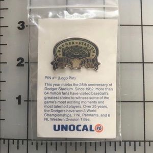 Dodger stadium 1962 to 1987 25 yr. anniversary pin
